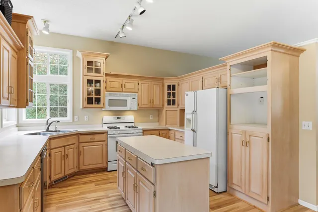 $474,900 | 2131 Viking Boulevard Northwest, Oak Grove, MN 55011