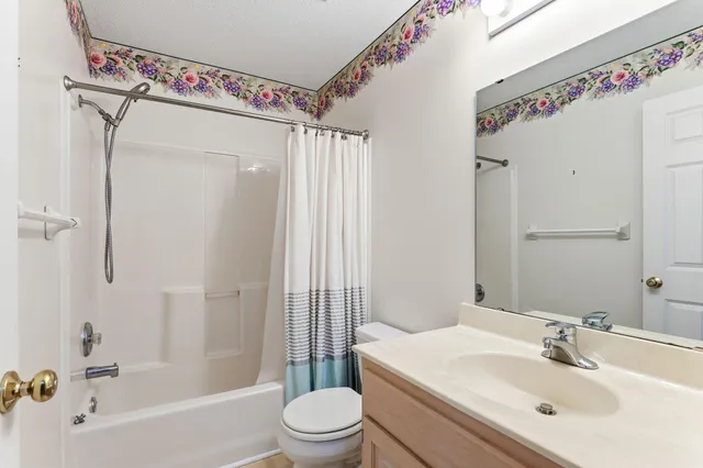 $474,900 | 2131 Viking Boulevard Northwest, Oak Grove, MN 55011