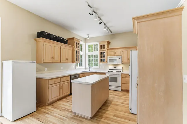 $474,900 | 2131 Viking Boulevard Northwest, Oak Grove, MN 55011