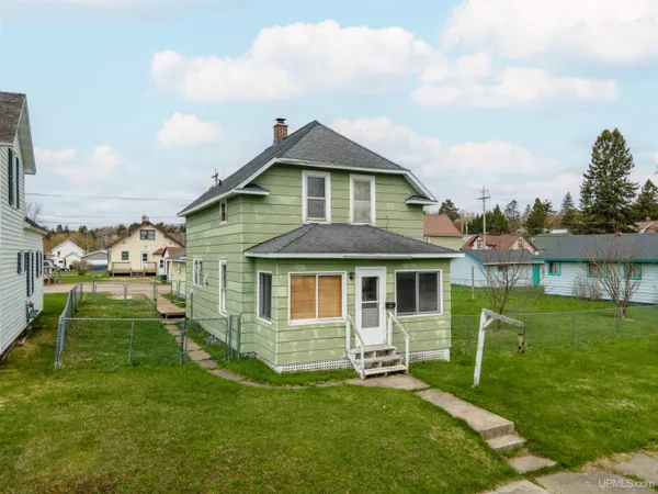 $95,000 | 1119 North 1st Avenue, Iron River, MI 49935
