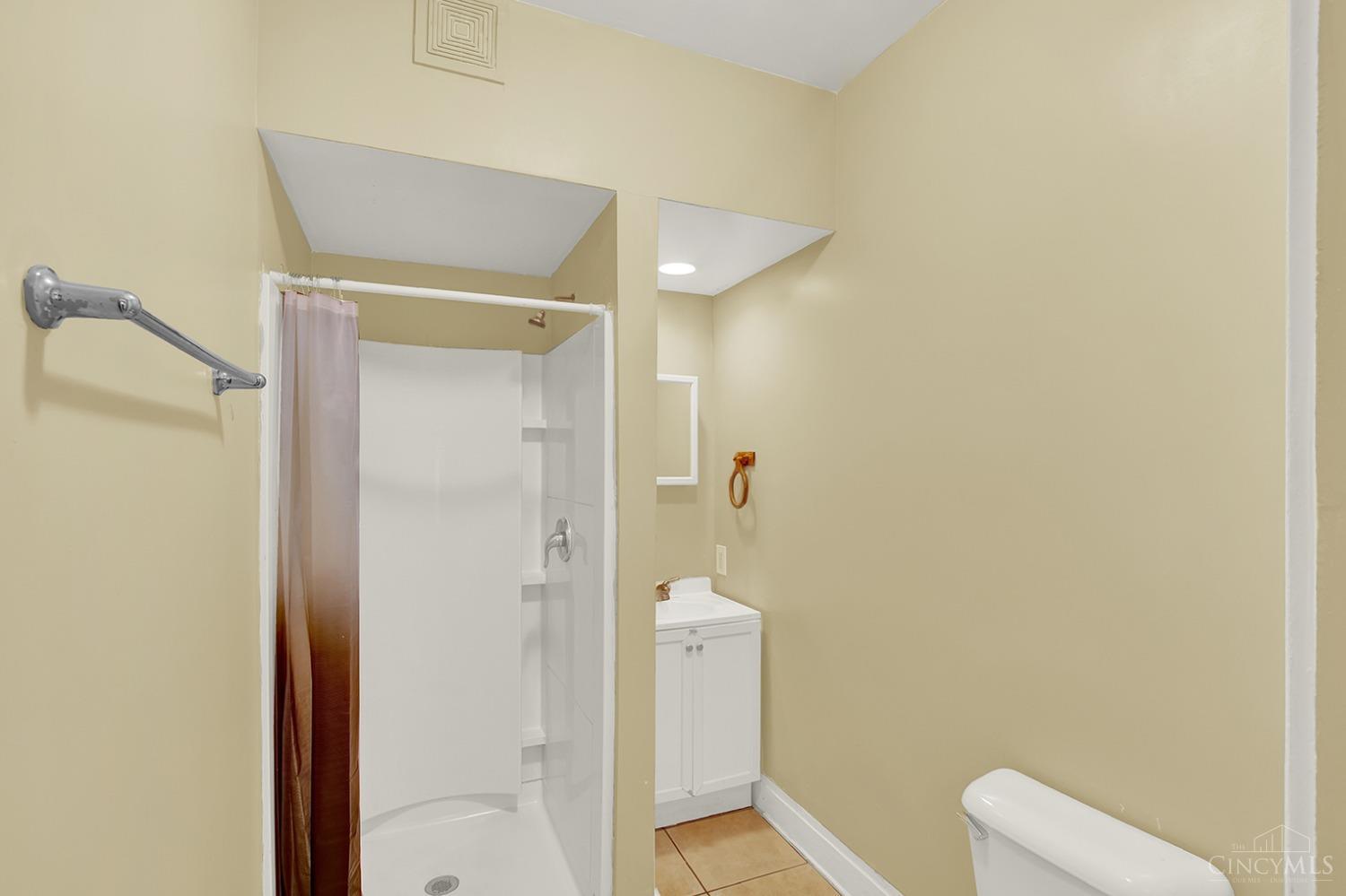 2208 Ravine Street Cincinnati, OH 45219 - Photo 23 of 53