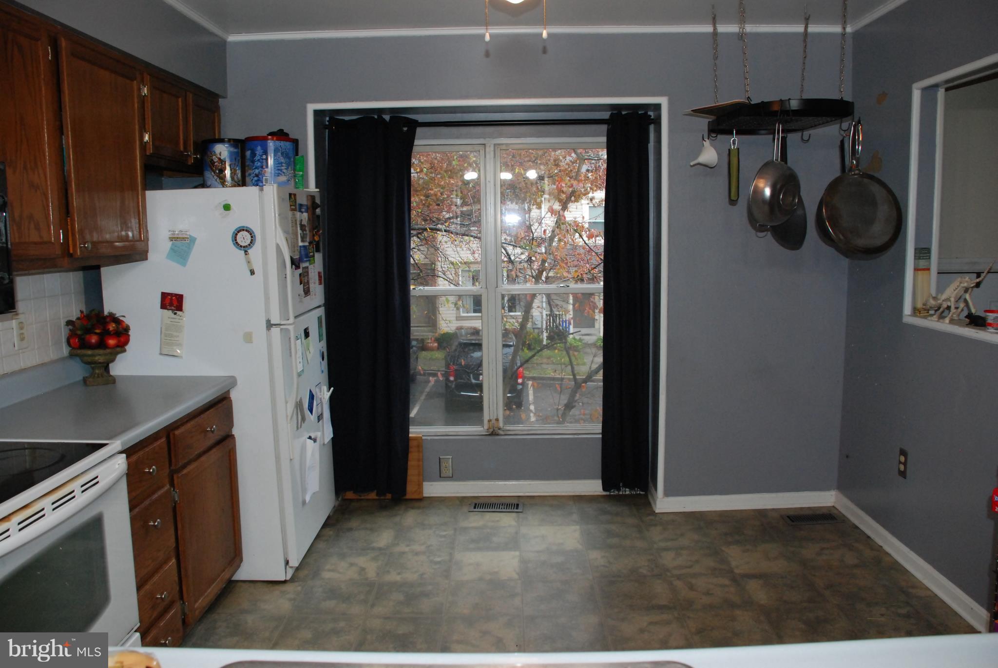112 Kinsman View Circle Silver Spring, MD 20901 - Photo 8 of 20 Kitchen
