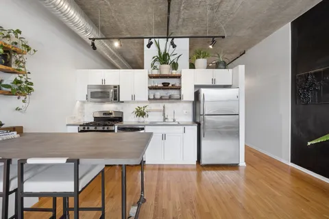 $325,000 | 849 North Franklin Street, Unit 1115, Chicago, IL 60610