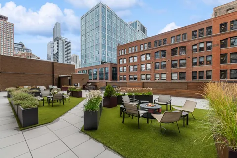 $325,000 | 849 North Franklin Street, Unit 1115, Chicago, IL 60610