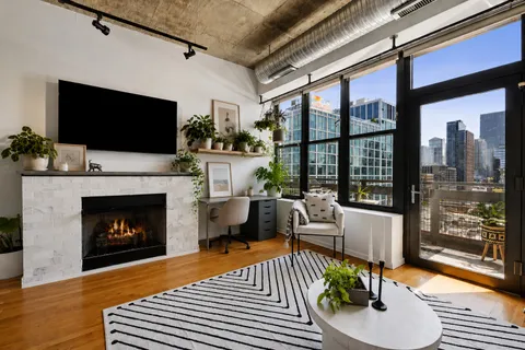 $325,000 | 849 North Franklin Street, Unit 1115, Chicago, IL 60610
