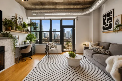$325,000 | 849 North Franklin Street, Unit 1115, Chicago, IL 60610