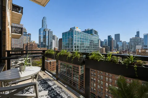 $325,000 | 849 North Franklin Street, Unit 1115, Chicago, IL 60610