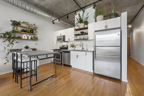 $325,000 | 849 North Franklin Street, Unit 1115, Chicago, IL 60610