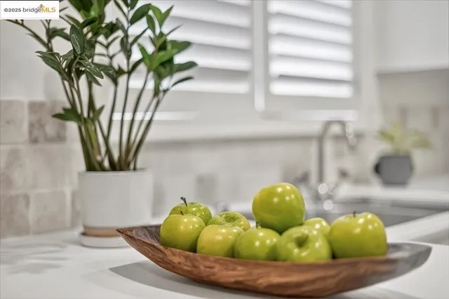 $1,148,000 | 97 Clarewood Lane, Oakland, CA 94618