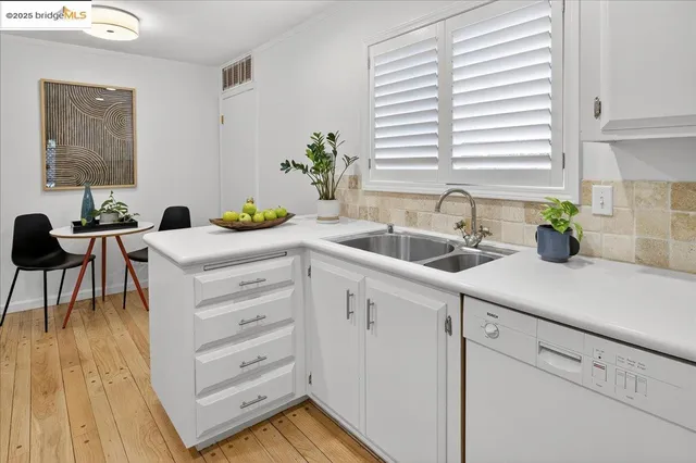 $1,148,000 | 97 Clarewood Lane, Oakland, CA 94618