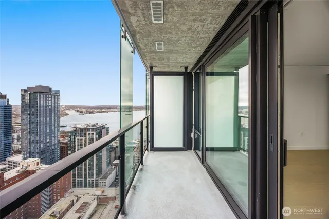 $885,000 | 300 Virginia Street, Unit 3607, Seattle, WA 98101