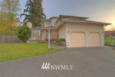 307 Oakesdale Avenue Southwest Renton, WA 98057 - Photo 1 of 1 Gallery Image 1