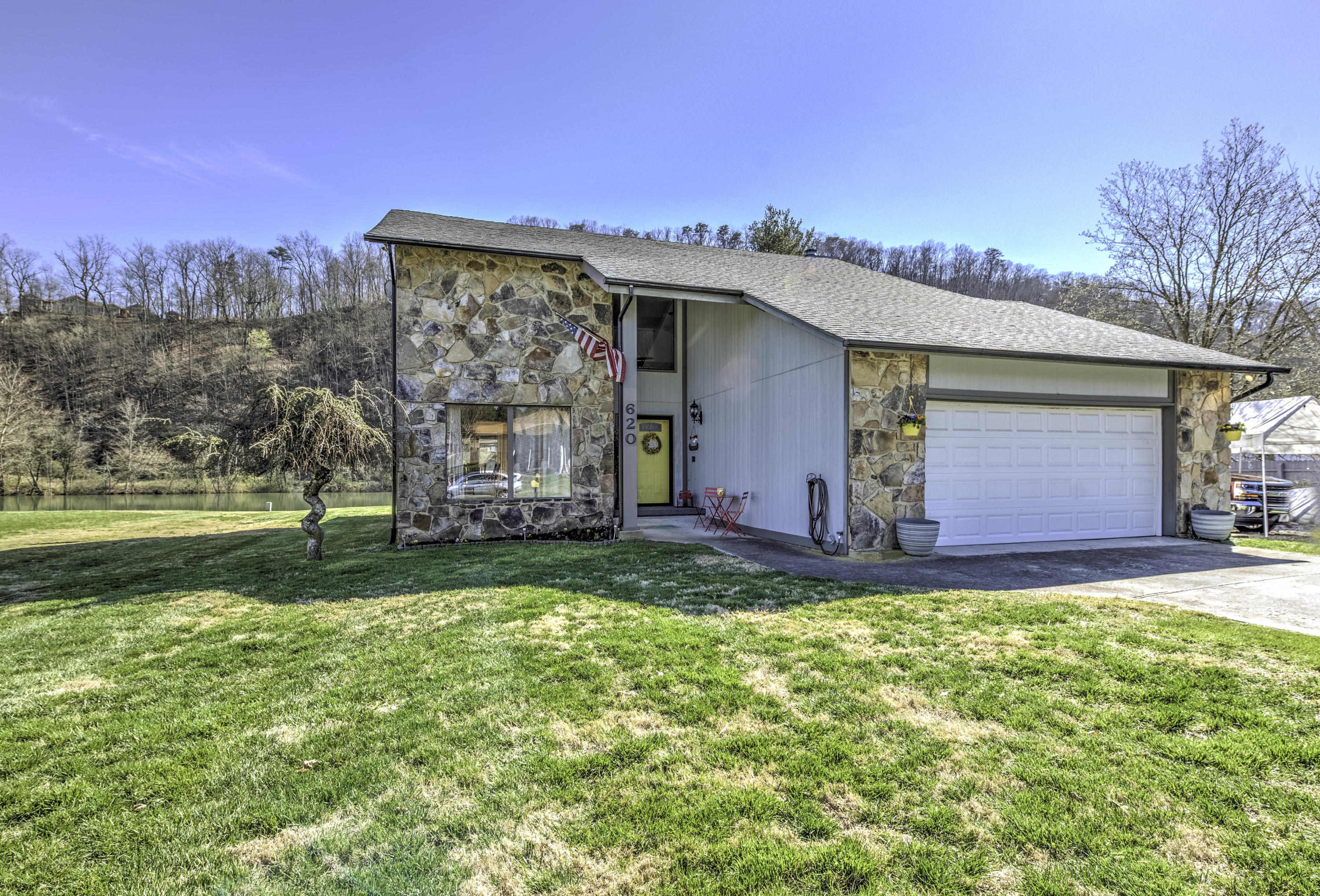 620 Riverbend Road Clinton, TN 37716 - Photo 1 of 37 1 (1)