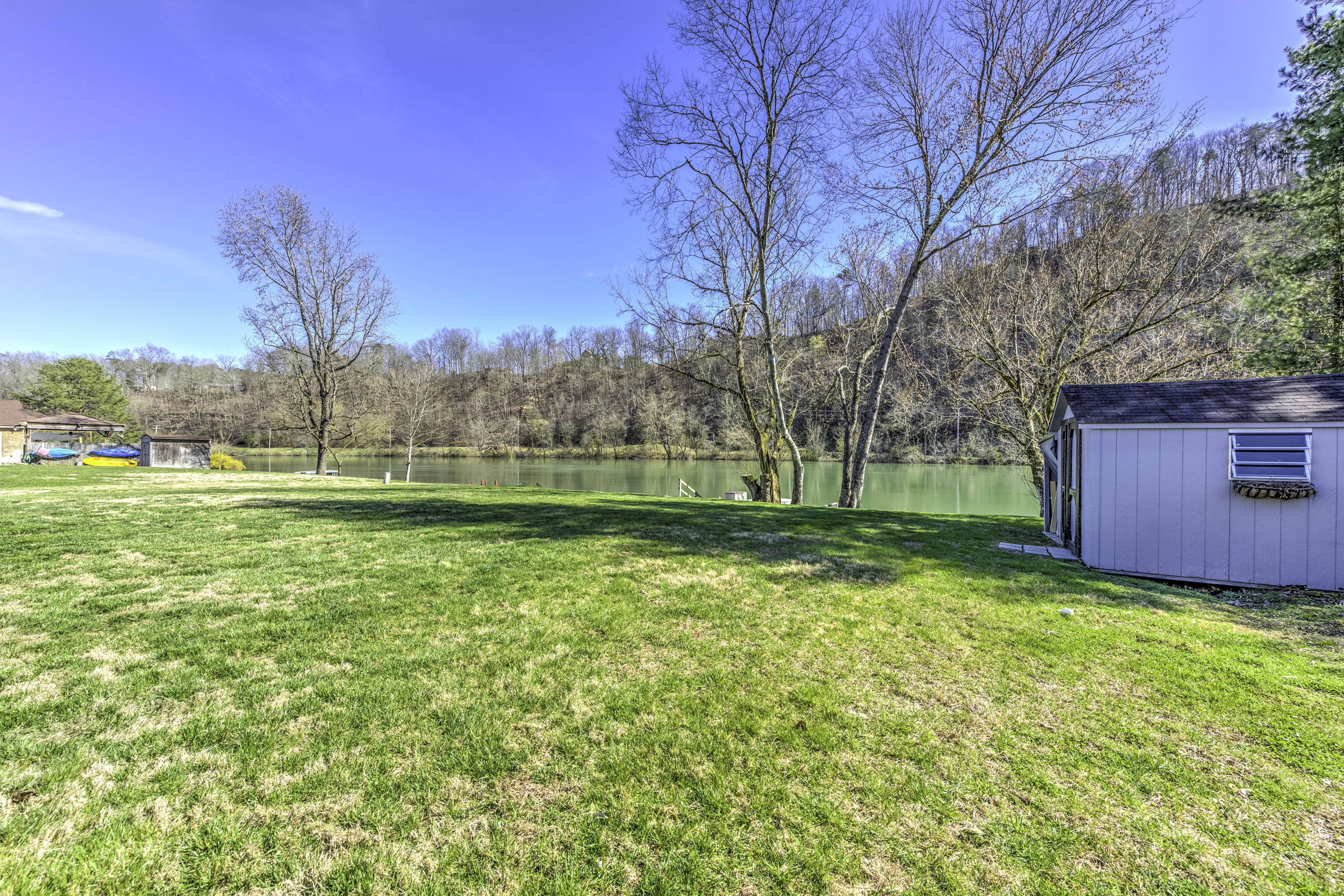 620 Riverbend Road Clinton, TN 37716 - Photo 36 of 37 36
