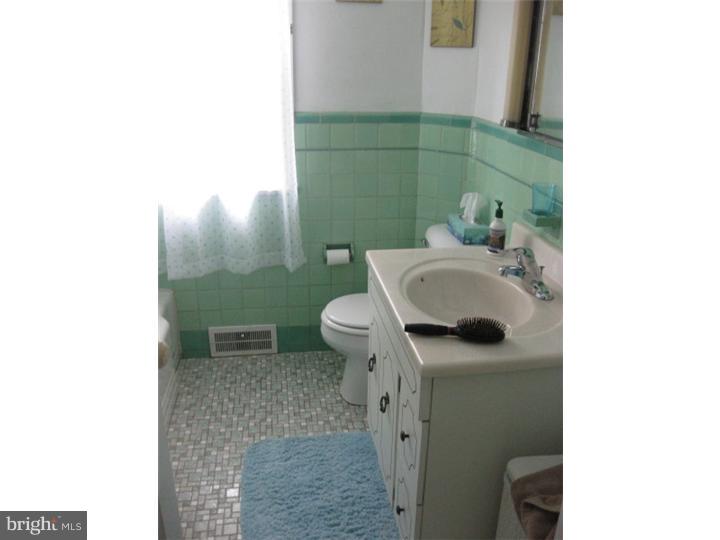 7430 Elizabeth Road Cheltenham, PA 19027 - Photo 11 of 22 Bathroom
