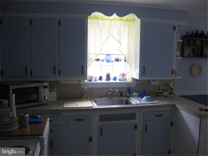 7430 Elizabeth Road Cheltenham, PA 19027 - Photo 17 of 22 Kitchen