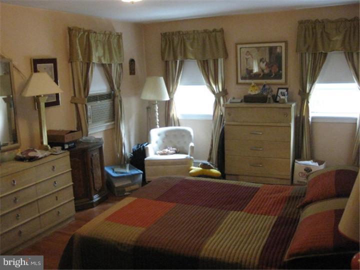 7430 Elizabeth Road Cheltenham, PA 19027 - Photo 8 of 22 Bedroom