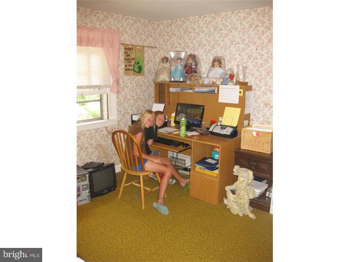 7430 Elizabeth Road Cheltenham, PA 19027 - Photo 10 of 22 Bedroom