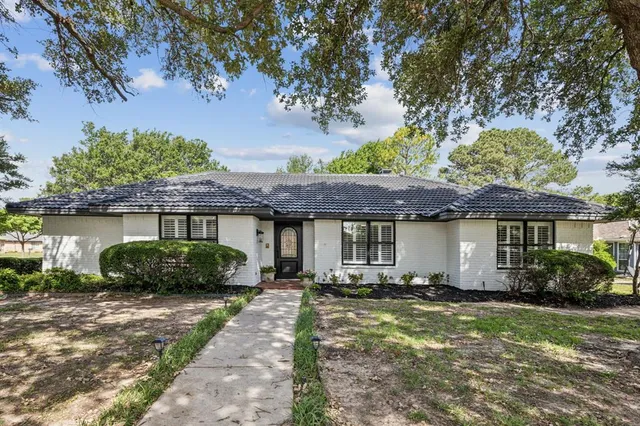$589,000 | 101 Oakmont Drive, Trophy Club, TX 76262