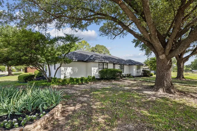 $589,000 | 101 Oakmont Drive, Trophy Club, TX 76262