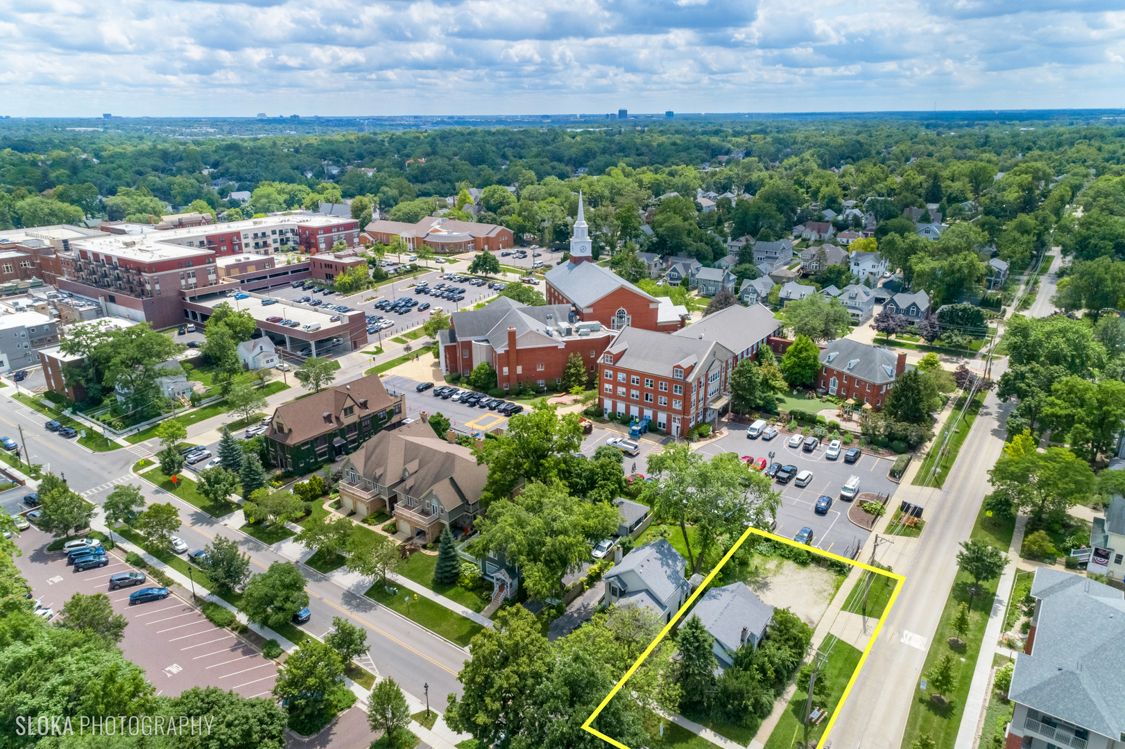 451 Duane Street Glen Ellyn, IL 60137 - Photo 12 of 17 an aerial view of multiple house