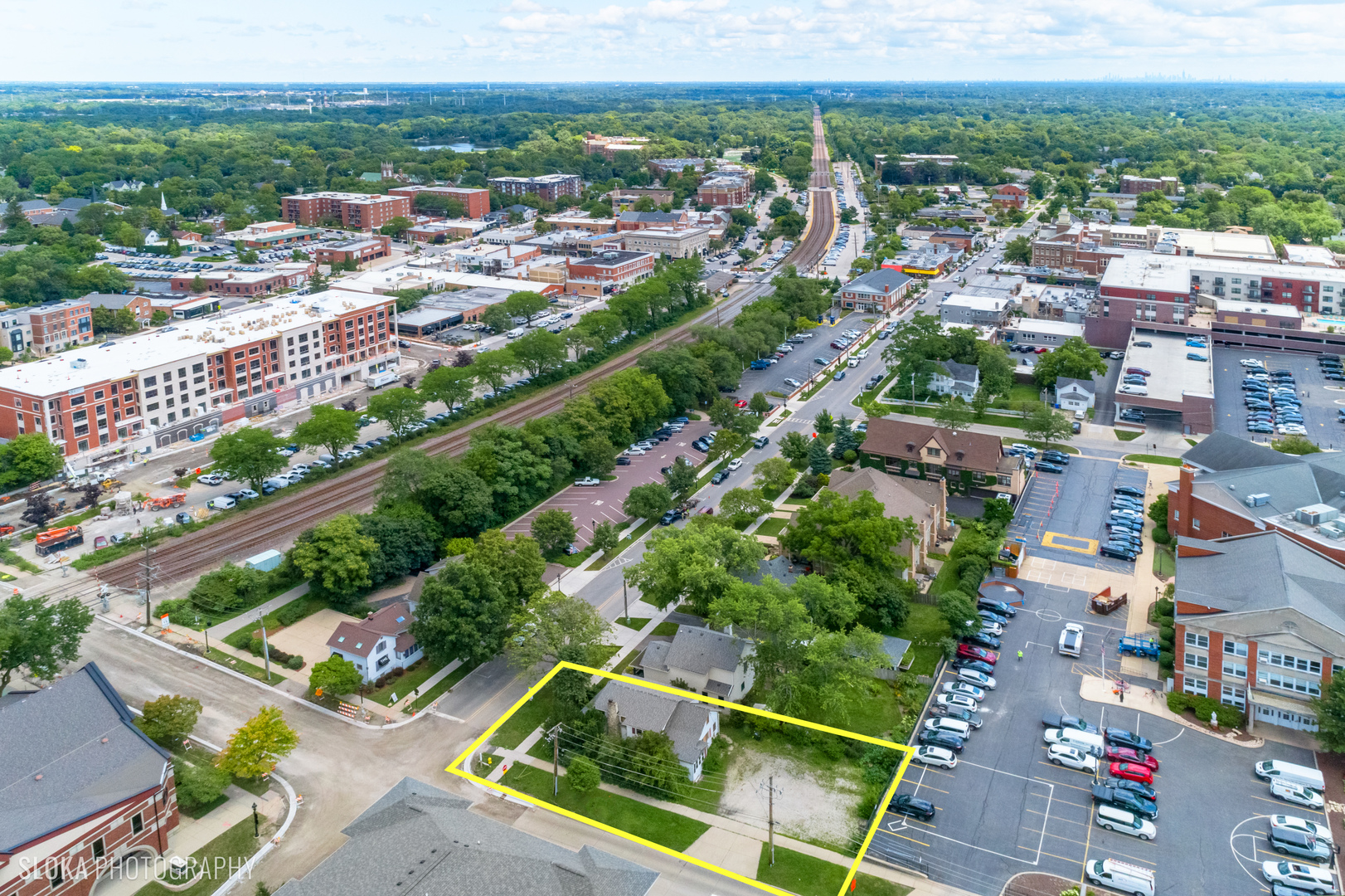 451 Duane Street Glen Ellyn, IL 60137 - Photo 13 of 17 an aerial view of multiple house