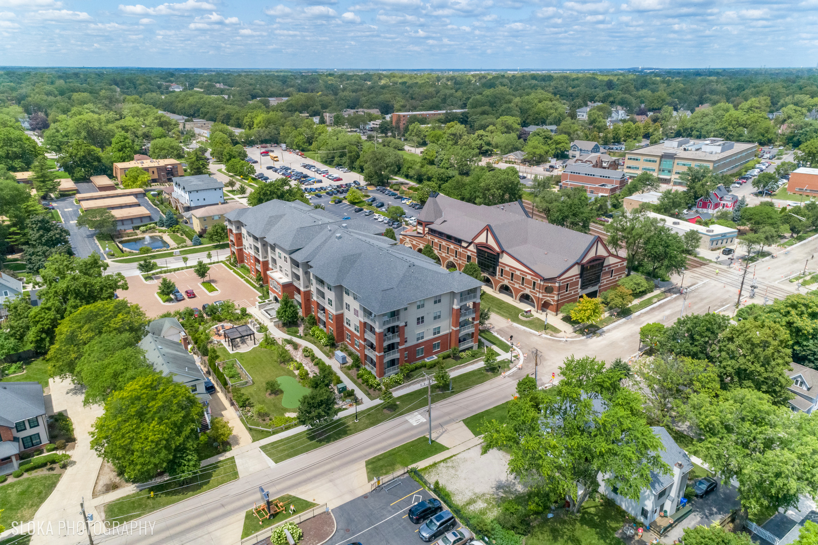 451 Duane Street Glen Ellyn, IL 60137 - Photo 10 of 17 an aerial view of multiple house