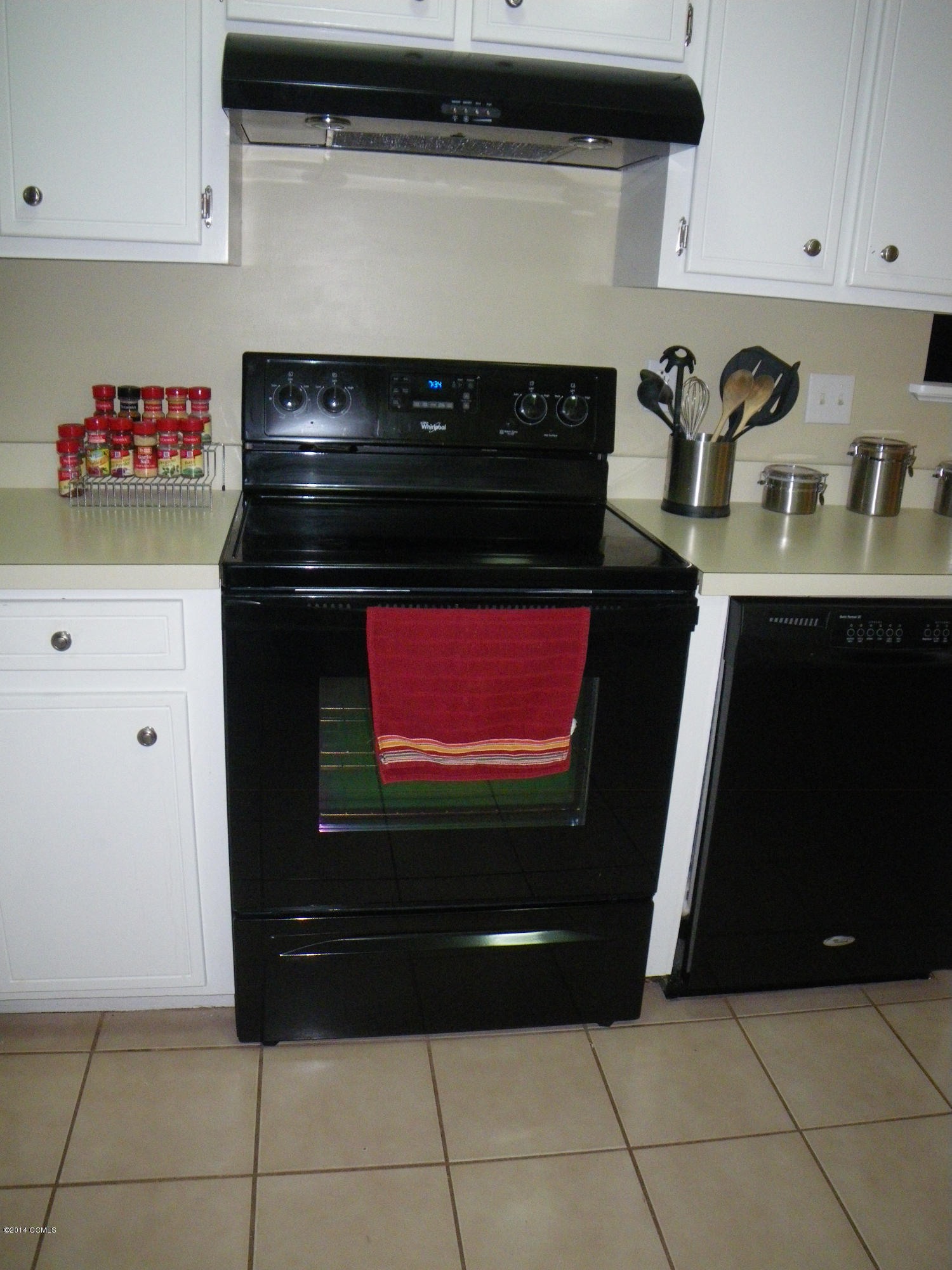 3013 Old Gate Road Morehead City, NC 28557 - Photo 8 of 16 new appliances 2013