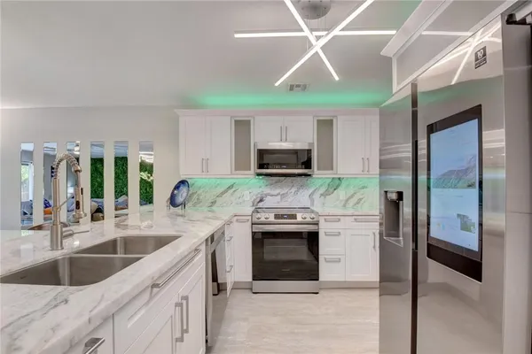 $6,000 | 246 Avenue L, Delray Beach, FL 33483