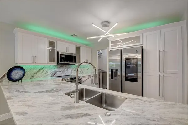 $6,000 | 246 Avenue L, Delray Beach, FL 33483