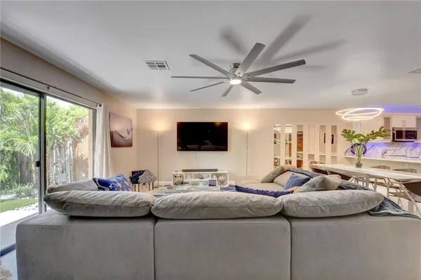 $6,000 | 246 Avenue L, Delray Beach, FL 33483