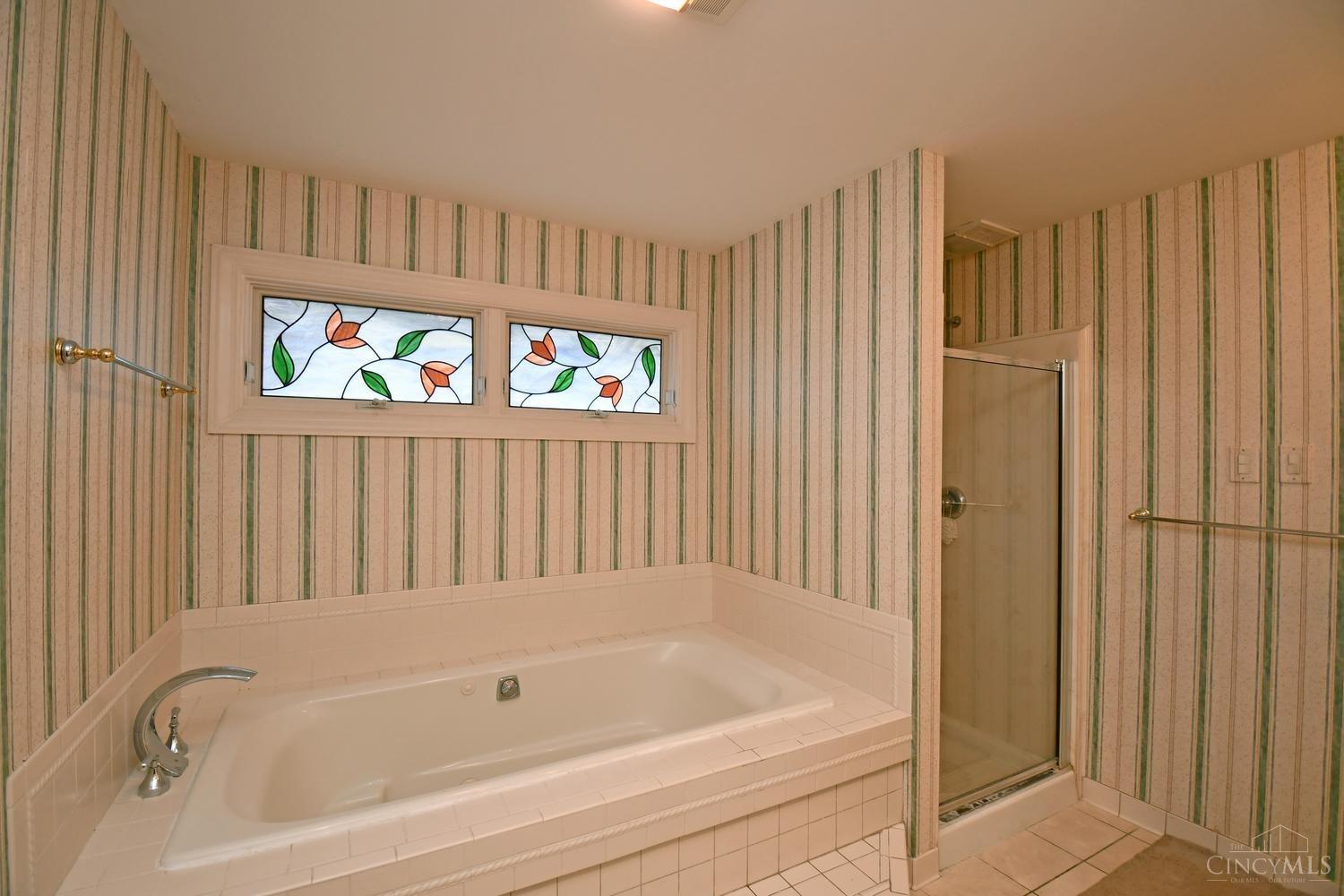 8849 Montgomery Road Cincinnati, OH 45236 - Photo 22 of 43