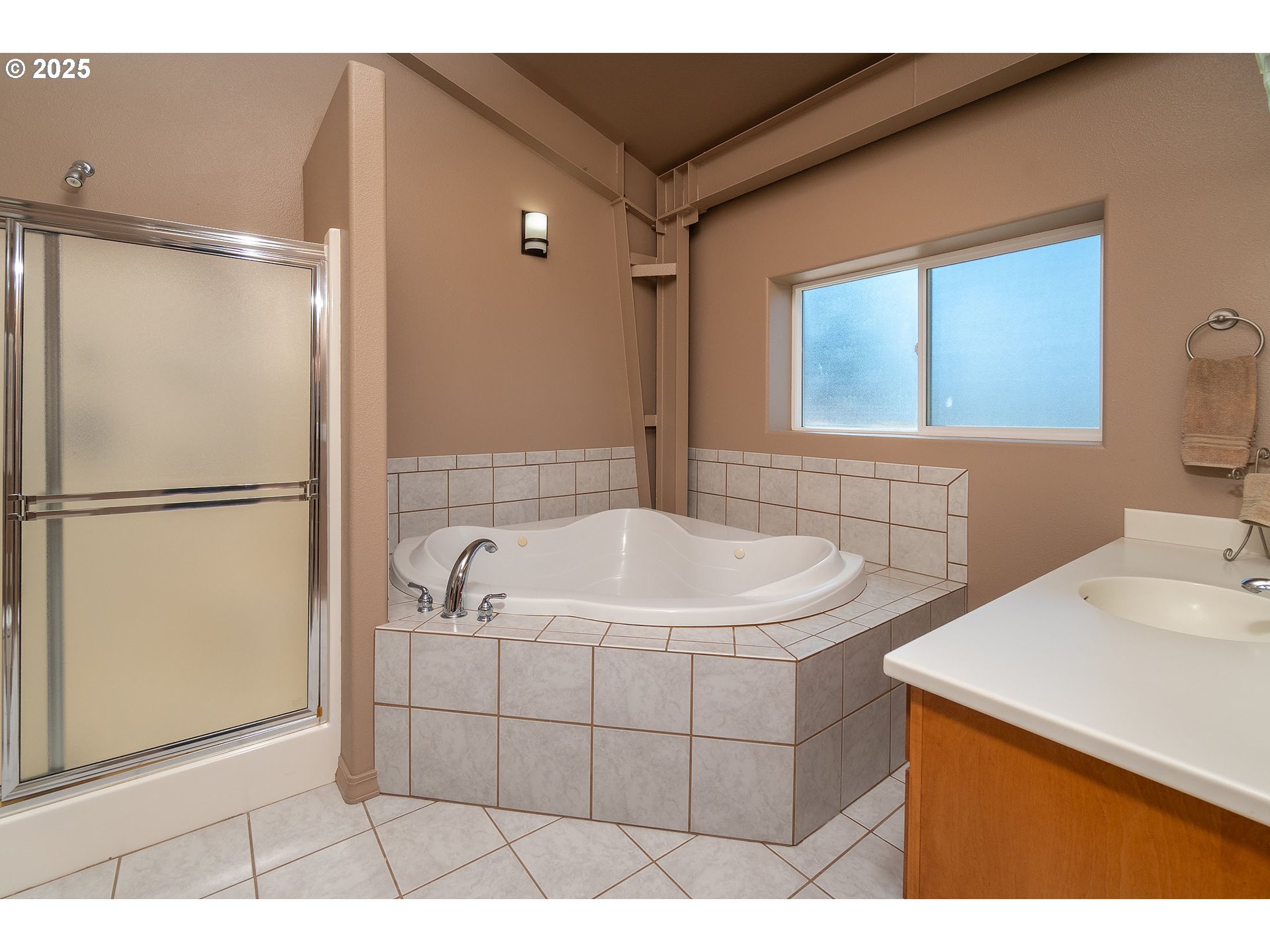 12444 Southwest Green Drive Culver, OR 97734 - Photo 26 of 34 a bathroom with a sink and a tub