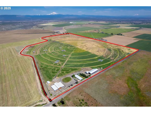 a view of a living room