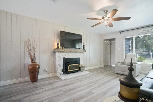 $365,000 | 1403 East Griffith Way, Fresno, CA 93704