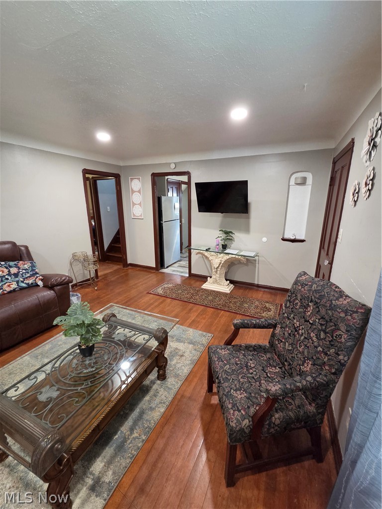 1275 South Green Road Cleveland, OH 44121 - Photo 4 of 22
