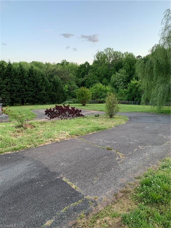 4393 North Old 52 Road Pinnacle, NC 27043 - Photo 11 of 41