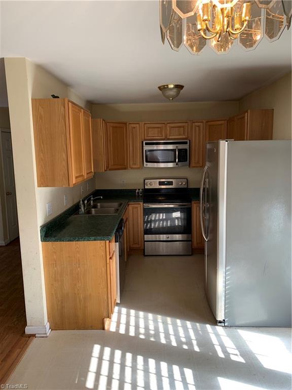 4393 North Old 52 Road Pinnacle, NC 27043 - Photo 13 of 41