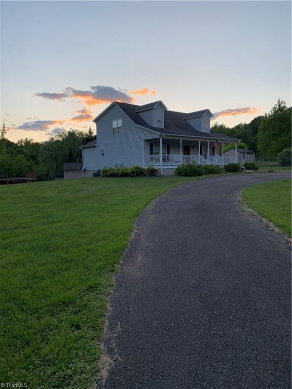 4393 North Old 52 Road Pinnacle, NC 27043 - Photo 5 of 41