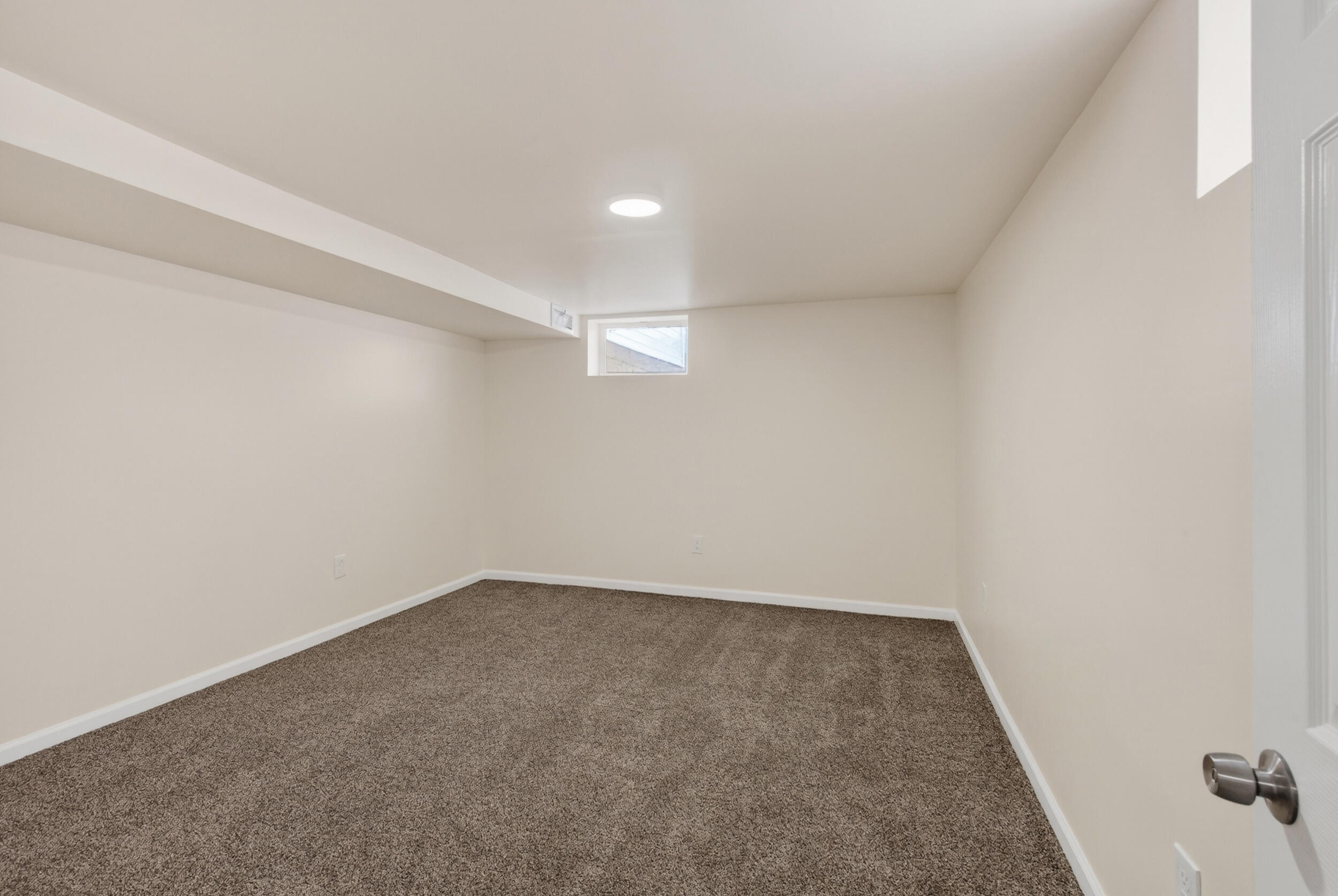 992 Home Avenue Fox Crossing, WI 54952 - Photo 25 of 38 Lower Level