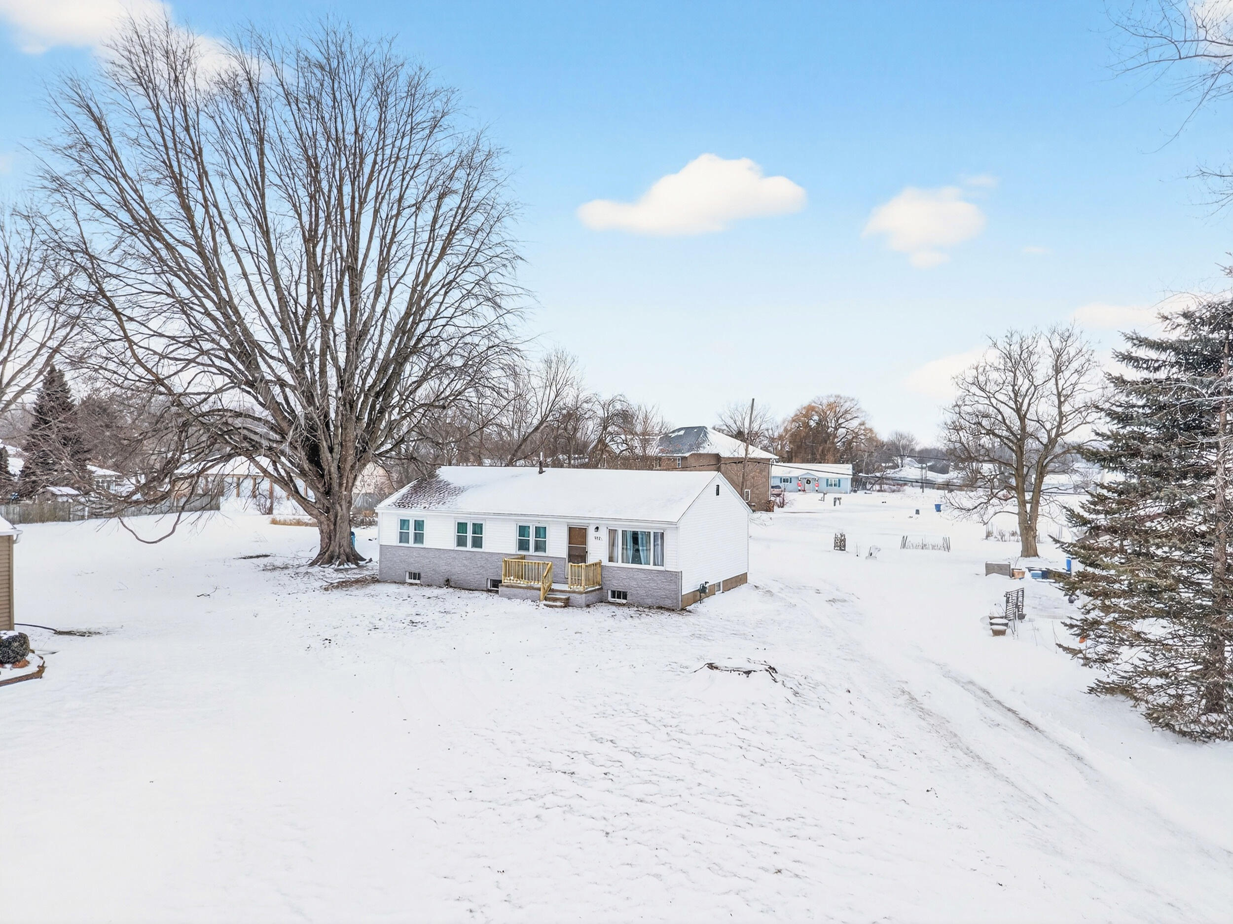 992 Home Avenue Fox Crossing, WI 54952 - Photo 33 of 38 Aerial View