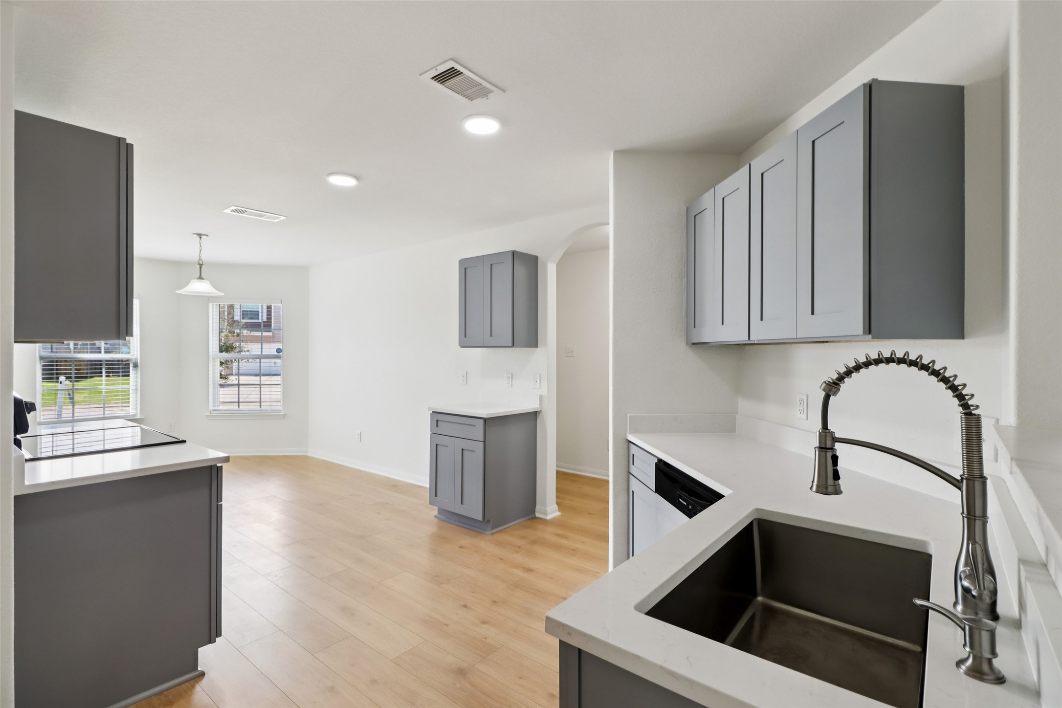 8006 Distant Harbor Road Baytown, TX 77523 - Photo 4 of 27