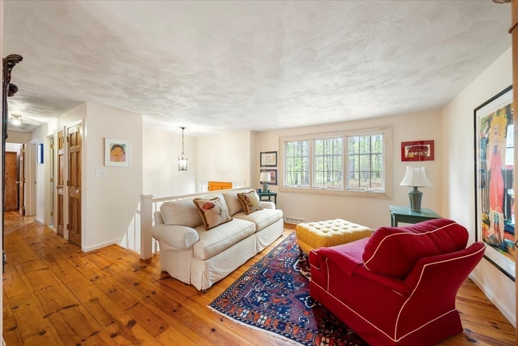 100 South Harbor Road Townsend, MA 01469 - Photo 5 of 42