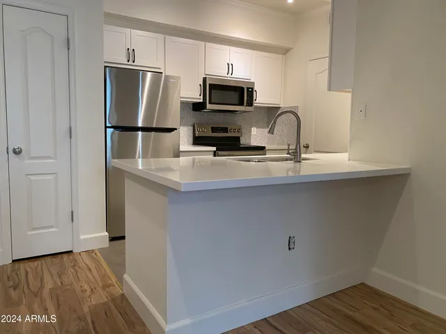 $1,700 | 1701 East Colter Street, Unit 215, Phoenix, AZ 85016