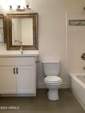 $1,700 | 1701 East Colter Street, Unit 215, Phoenix, AZ 85016