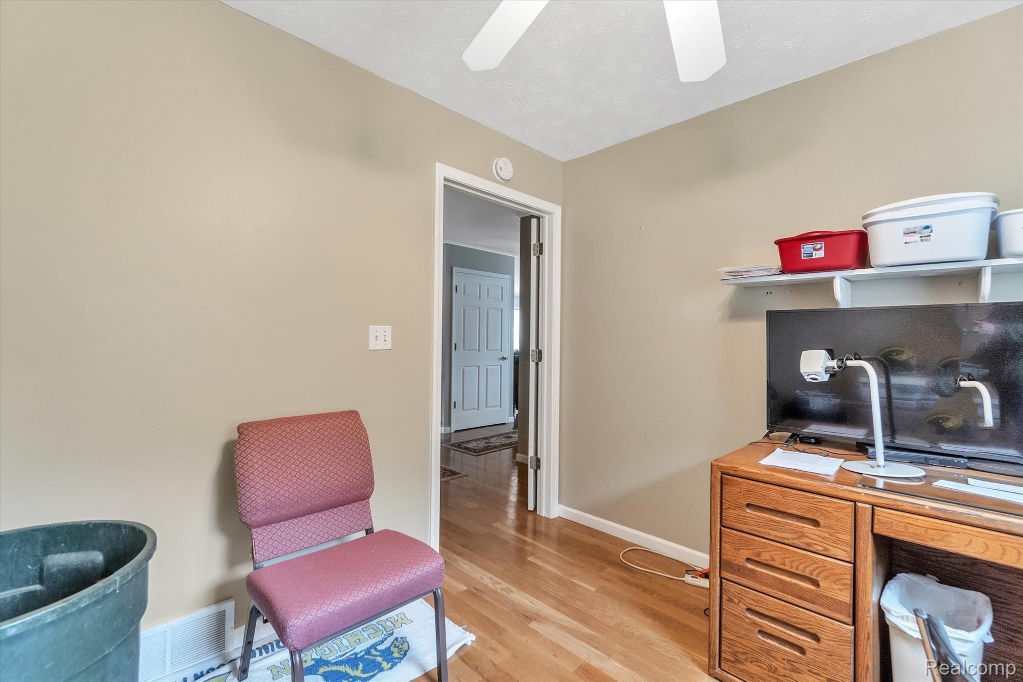 5380 Riverview Road Gladwin, MI 48624 - Photo 32 of 53 33-5380-Riverview-Rd-Gladwin-MI-48624-WindowStill-Real-Estate-Photography-33.jpg