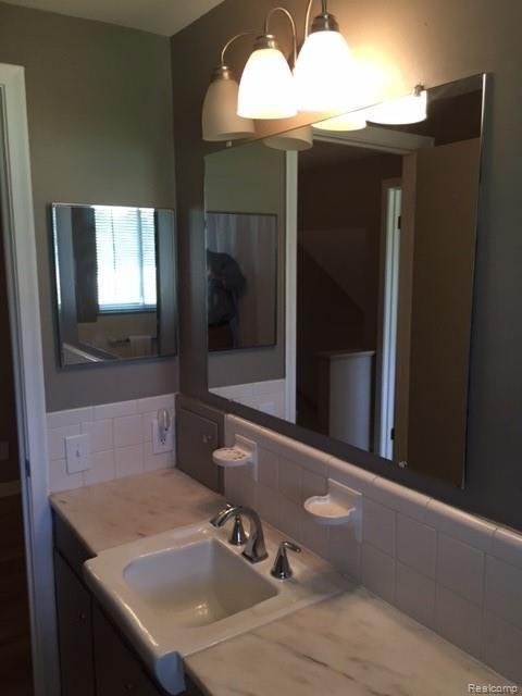 1004 Tottenham Road Birmingham, MI 48009 - Photo 4 of 11