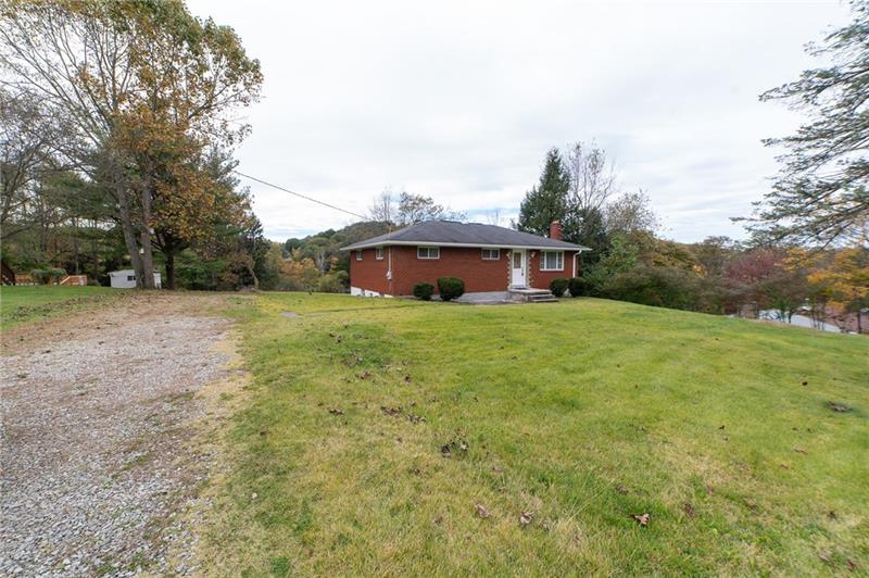 327 Lewis Road Greensburg, PA 15601 - Photo 3 of 16 Gallery Image 3