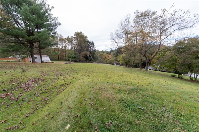 327 Lewis Road Greensburg, PA 15601 - Photo 4 of 16 Gallery Image 4