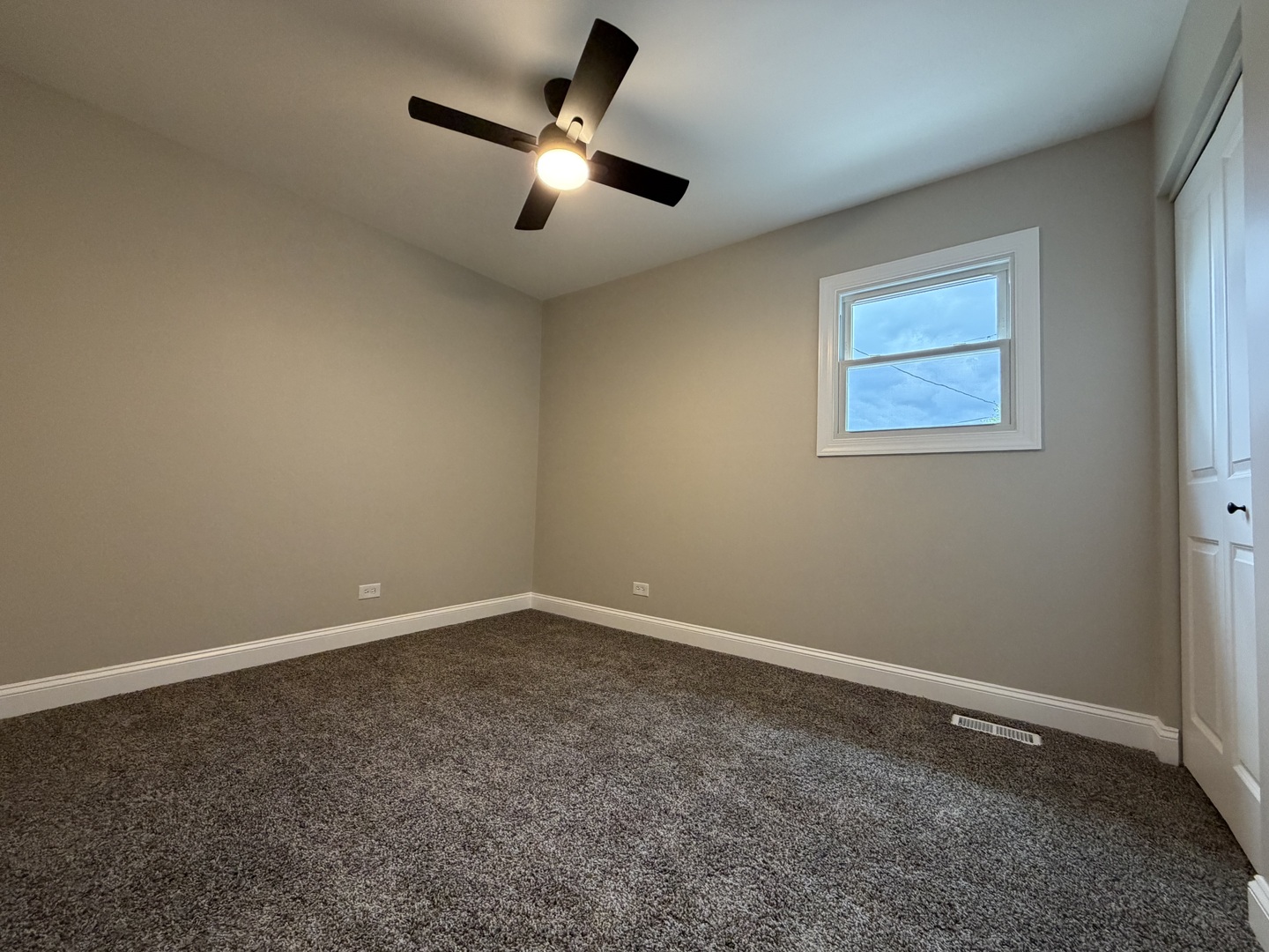 5747 Dover Road Oak Forest, IL 60452 - Photo 8 of 19